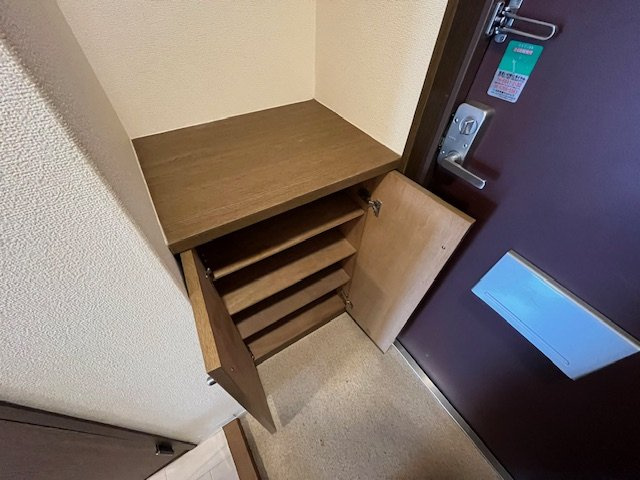 メゾン和泉の収納|同マンション別部屋写真