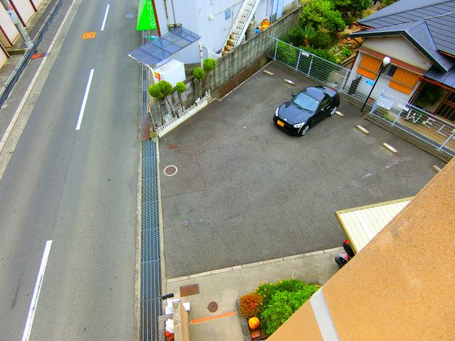 メゾン和泉の駐車場