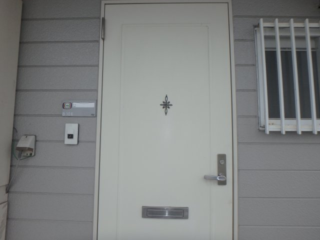 ハイツカデット　B棟の玄関