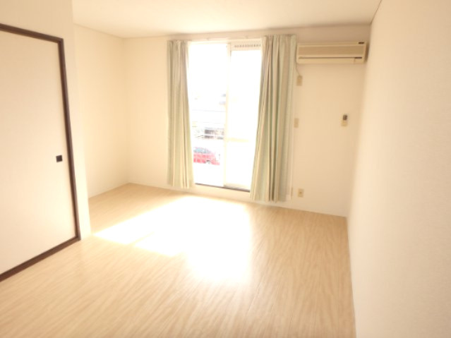 ハイツカデット　B棟の居間・リビング