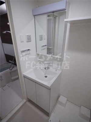 【洗面所】 | レオンコンフォート九条ガレリア | 広い洗面スペース