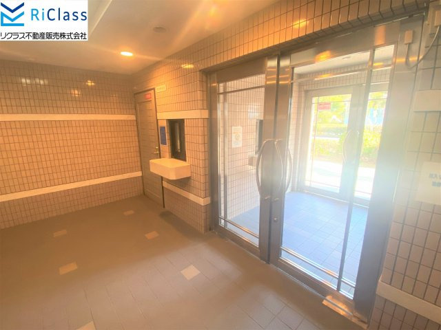 ローレル東須磨のエントランス|毎日通るエントランスはこのようになっています