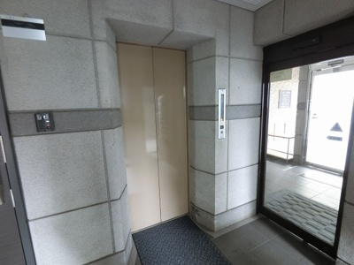 【その他共用部分】 | ビッグヴァン横濱山手 | お買い物時やベビーカーの出し入れに便利なエレベーター付です。