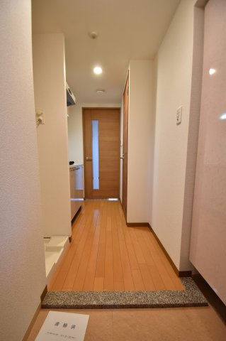 大阪市東成区中道１丁目の賃貸マンションの玄関