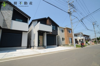 【前面道路含む現地写真】