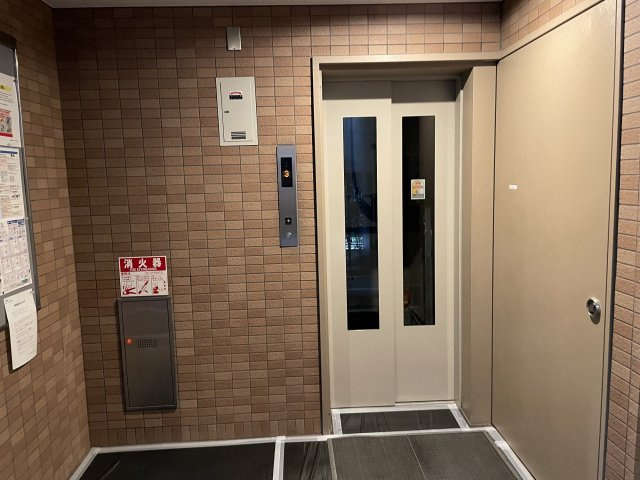 【エントランス】 | ソレイユ服部