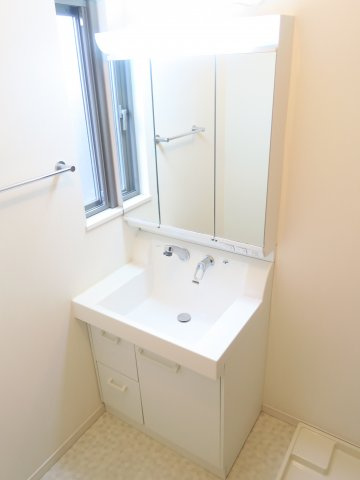 ラウレア八幡の独立洗面台