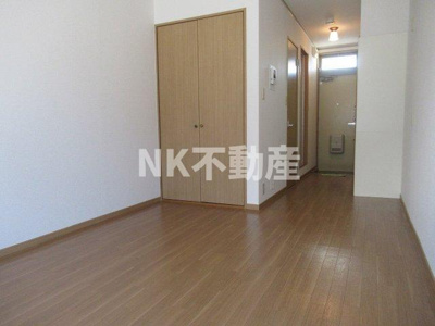 【居間・リビング】 | エステートピアナカタB棟（長瀬賃貸） | 洋室です