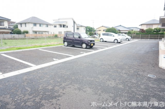 マナローザの駐車場