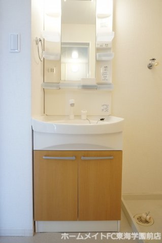 熊本市北区龍田６丁目のアパートの独立洗面台