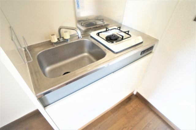 アベニールのキッチン|コンパクトなキッチンで掃除もラクラク