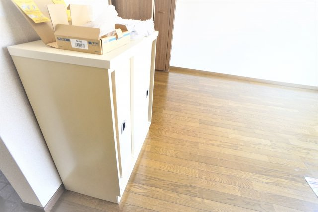 アベニールの内装|明るい室内です