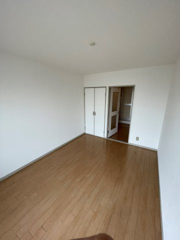 ビスタ泉町【弊社専任物件】の洋室|きれいな洋室です