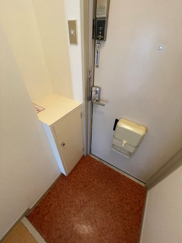 ビスタ泉町【弊社専任物件】の玄関|きれいな玄関です