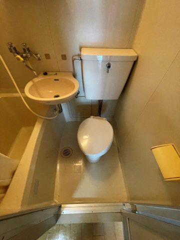 ビスタ泉町【弊社専任物件】のトイレ|コンパクトで使いやすいトイレです