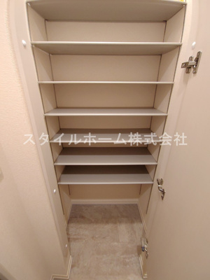 【玄関】 | セジュール潮崎 | ゆったりとした玄関です