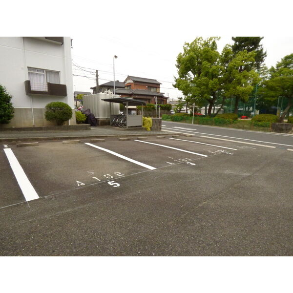 パープルシャトーA棟　　刈谷市近郊の賃貸ならクラスホーム刈谷の駐車場