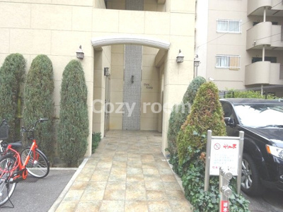 【エントランス】 | TMK江坂 | 毎日通るエントランスはこのようになっています