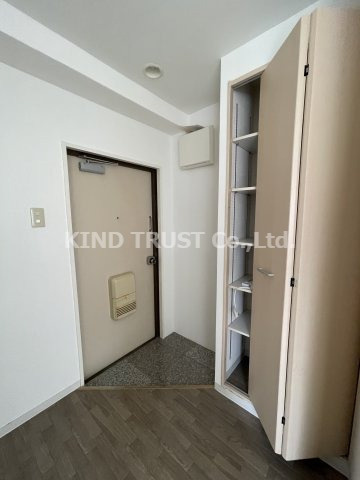 東梅田レジデンス小島の玄関|シンプルで使いやすい玄関です