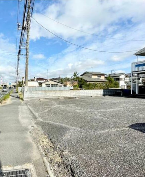 取手市宮和田のアパートの駐車場