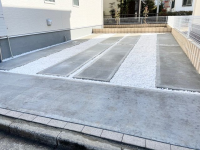 【駐車場】 | 我孫子市布佐第4-2号棟（駐車2台・お庭） | 駐車場に車を止められます
