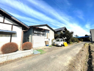 【前面道路含む現地写真】