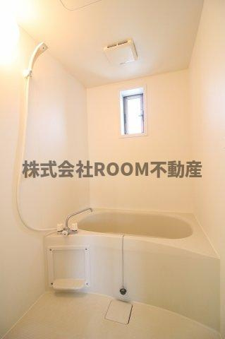 ラパン郡元の浴室|日々の疲れを癒すお風呂付です