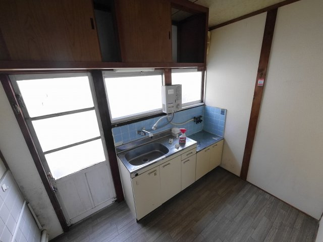 山手７丁目戸建のキッチン