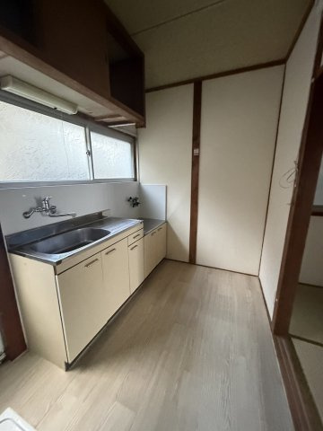 山手７丁目戸建のキッチン