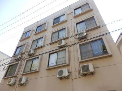 南波ロイヤルハイツの外観