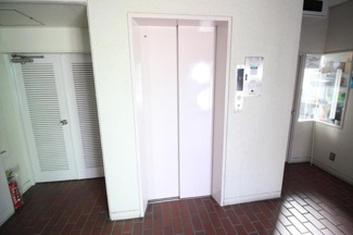 【その他共用部分】 | 日々の生活には欠かせないエレベーターも標準完備♪