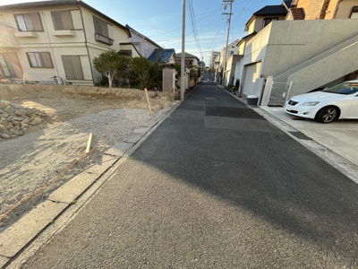 【前面道路含む現地写真】 | 千種区鹿子殿第2期　全3棟　1号棟＜仲介手数料無料＞富士見台小・千種台中　新築一戸建て | 4/1撮影
住宅ローンアドバイザーの村田です。住宅ローン審査が通らなかった方、あきらめる前にご相談ください。