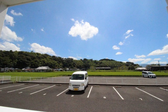 ブランエノワールの駐車場|駐車スペースもあります