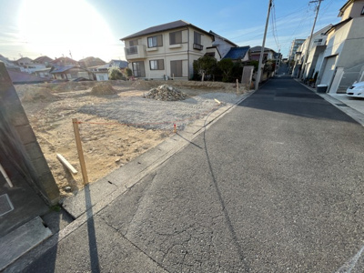 【前面道路含む現地写真】 | 千種区鹿子殿第2期　全3棟　2号棟＜仲介手数料無料＞富士見台小・千種台中　新築一戸建て | 4/1撮影
住宅ローンアドバイザーの村田です。住宅ローン審査が通らなかった方、あきらめる前にご相談ください。