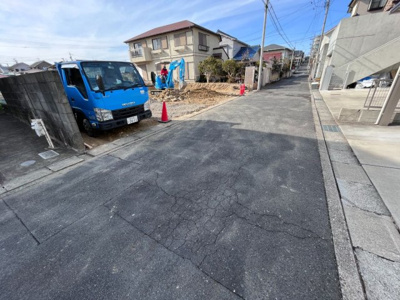 【前面道路含む現地写真】 | 千種区鹿子殿第2期　全3棟　2号棟＜仲介手数料無料＞富士見台小・千種台中　新築一戸建て | 2/9撮影
住宅ローンアドバイザーの村田です。住宅ローン審査が通らなかった方、あきらめる前にご相談ください。