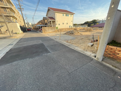 【前面道路含む現地写真】 | 千種区鹿子殿第2期　全3棟　3号棟＜仲介手数料無料＞富士見台小・千種台中　新築一戸建て | 4/1撮影
住宅ローンアドバイザーの村田です。住宅ローン審査が通らなかった方、あきらめる前にご相談ください。