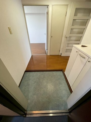 【玄関】 | コープ野村四日市（711）