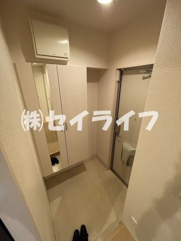 インペリアルカーサB棟の玄関
