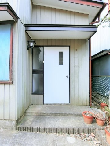 土気町戸建の玄関