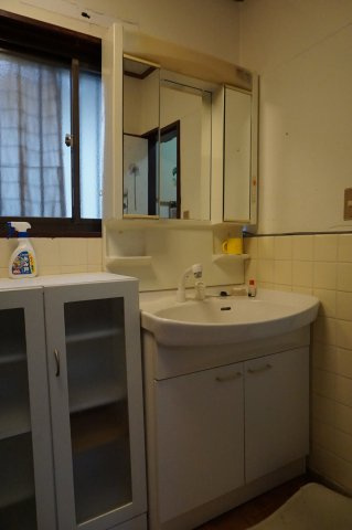 中古戸建　大東市野崎3丁目（昭和40年築）の独立洗面台