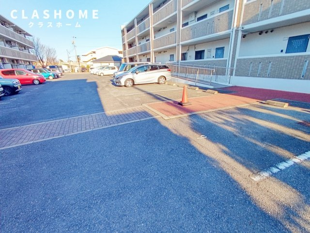 メゾンドヨサミB　　刈谷市の賃貸ならクラスホーム刈谷店の駐車場
