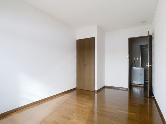 サンエーハイツの洋室