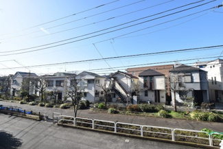 【展望】 | 物件のお問い合わせは、 ０１２０－７００－９６８までお気軽にどうぞ！
バルコニーからの眺望　住宅街に位置しており眺望良好です