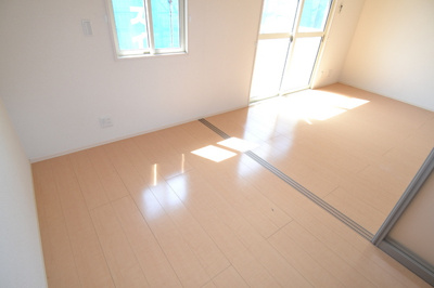 【洋室】 | バローネ・イースト