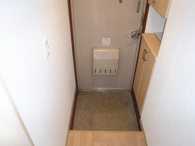 ラモーレ山田の玄関