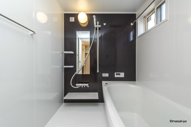 ラ・ヴェリテの浴室|お風呂　追い焚き・浴室乾燥機付きです。