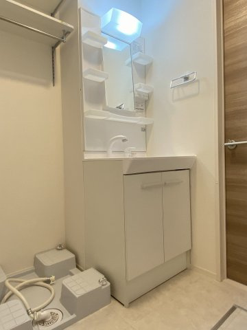 リバーサイドガーデンの独立洗面台