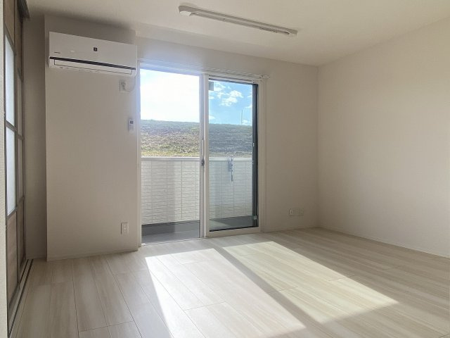 リバーサイドガーデンの居間・リビング