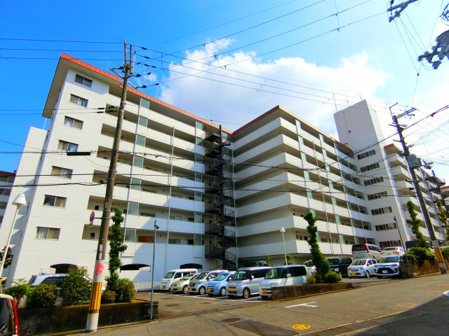 狭山ハウス1号棟の外観