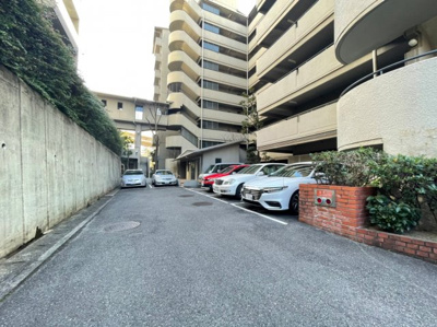 【駐車場】 | エバーグリーングランド曽根　B館